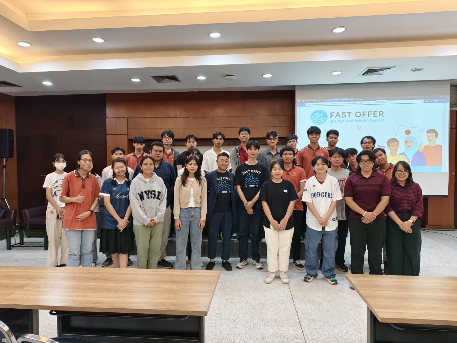 Thai_sutudents02