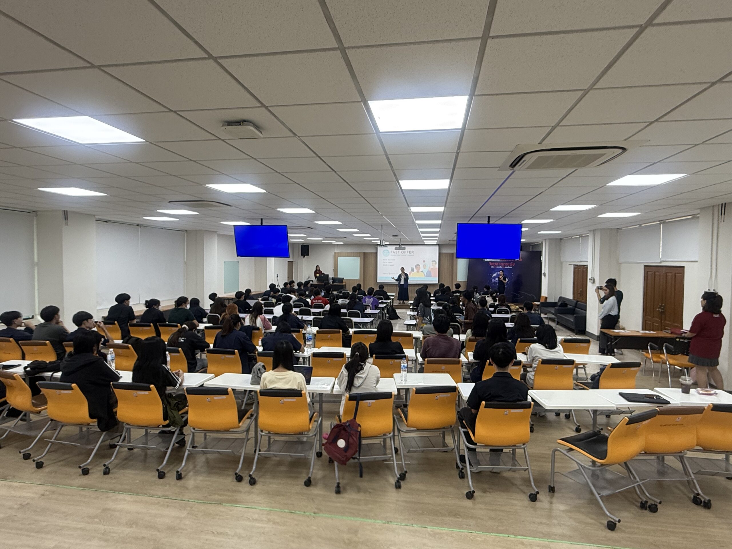 Thai_students03