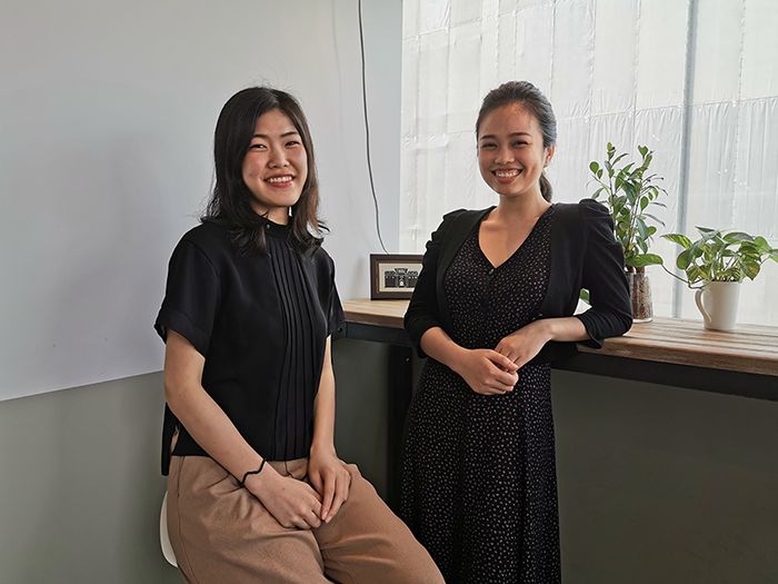 2人の女性
